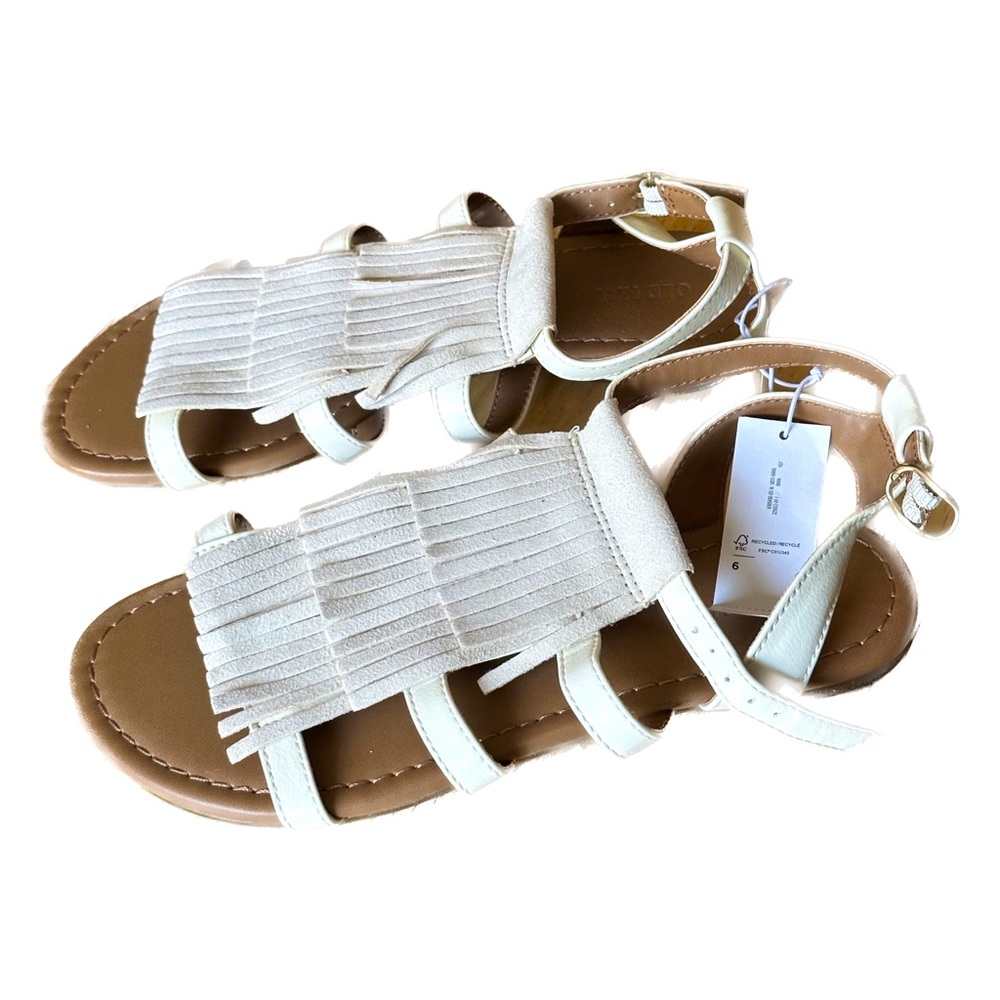 NWT Old Navy Fringe Flat Sandals Size 6